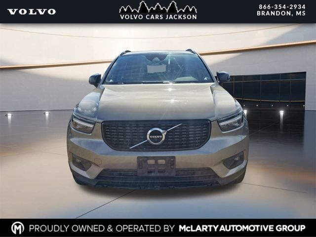 2022 Volvo XC40 T5 AWD R-Design photo 2