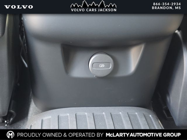 2026 Volvo XC60 Plus - Photo 16