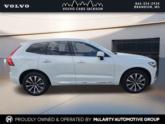 2023 Volvo XC60 B5 Plus photo 3