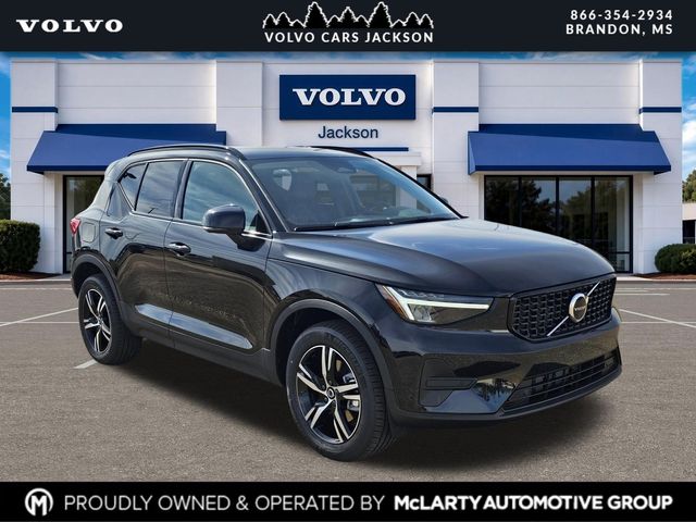 2026 Volvo XC40 Core