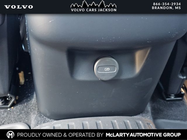 2026 Volvo XC90 Plus - Photo 16