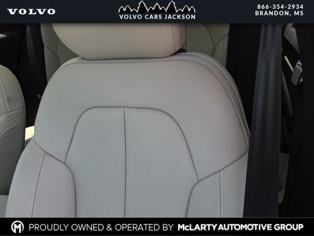 2026 Volvo XC40 Plus - Photo 16