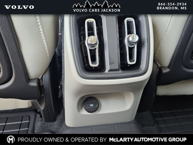 2026 Volvo XC40 Ultra - Photo 18