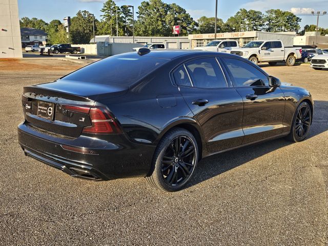 2022 Volvo S60 Recharge T8 Black Edition R-Design photo 2