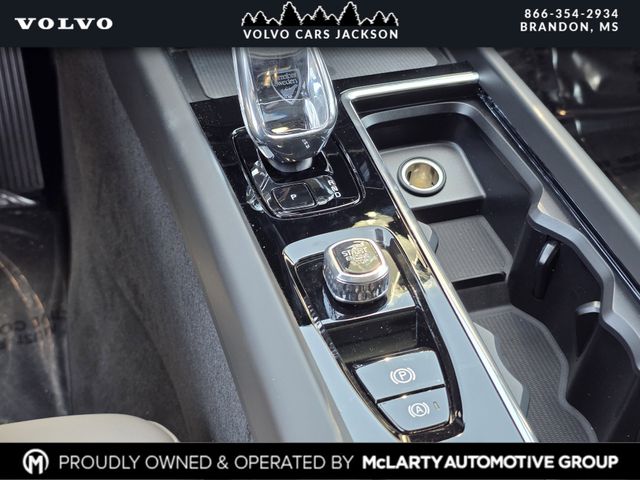 2026 Volvo XC60 Plus - Photo 20