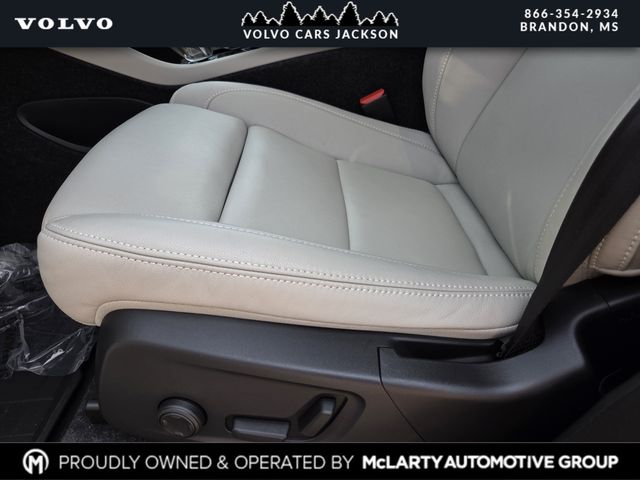 2026 Volvo XC40 Plus - Photo 15