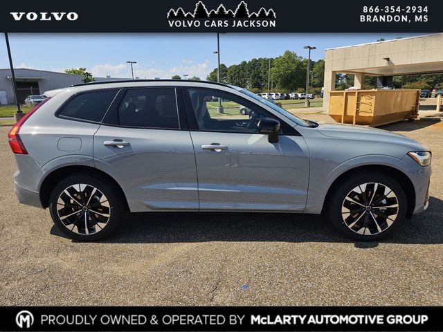 2026 Volvo XC60 B5 Plus photo 3