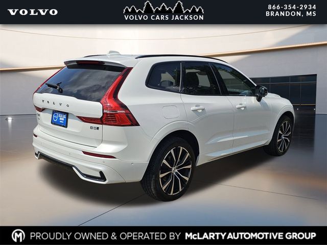 2024 Volvo XC60 B5 Plus photo 3