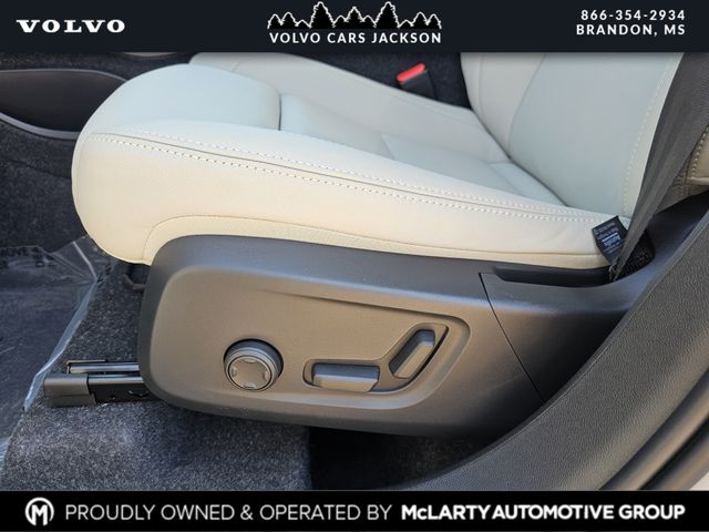 2026 Volvo XC40 Plus - Photo 14