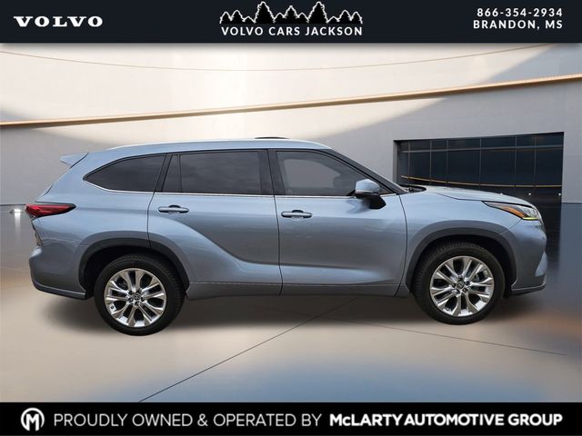 2021 Toyota Highlander Limited photo 3