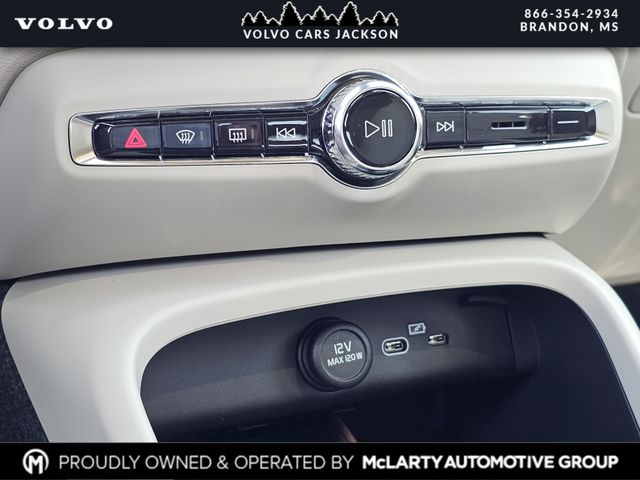 2026 Volvo XC40 Plus - Photo 21