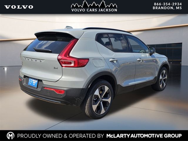 2026 Volvo XC40 Plus photo 4