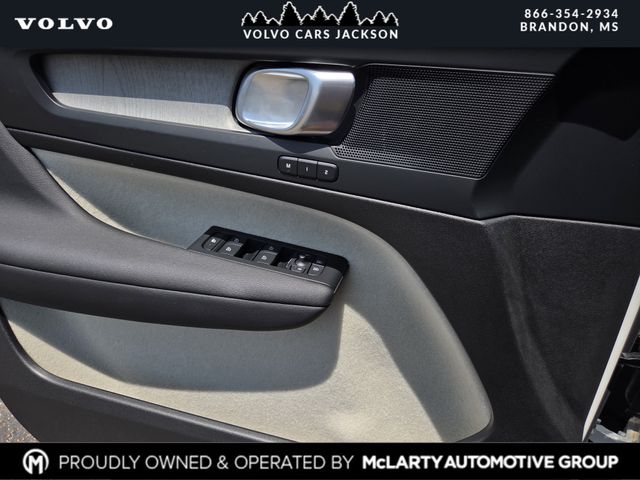 2026 Volvo XC40 Plus - Photo 17