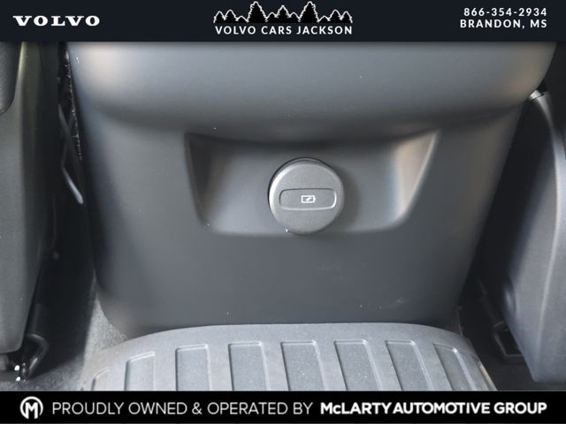 2026 Volvo XC60 Plus - Photo 16