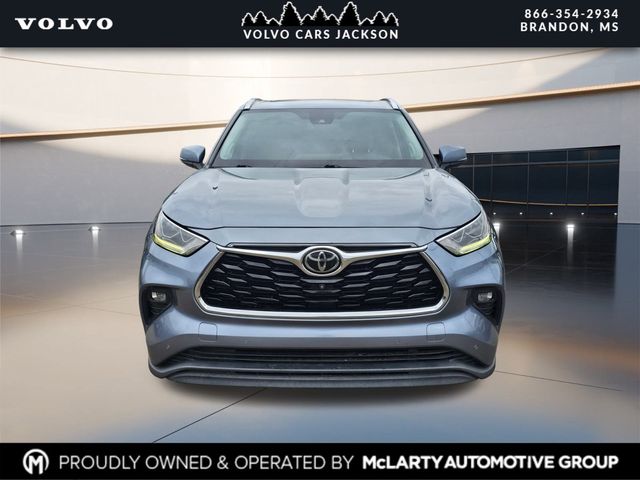 2021 Toyota Highlander Limited photo 2