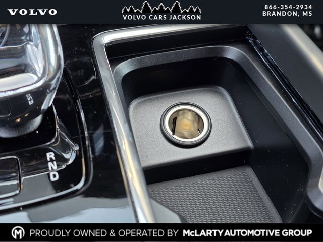 2026 Volvo XC60 Plus - Photo 21