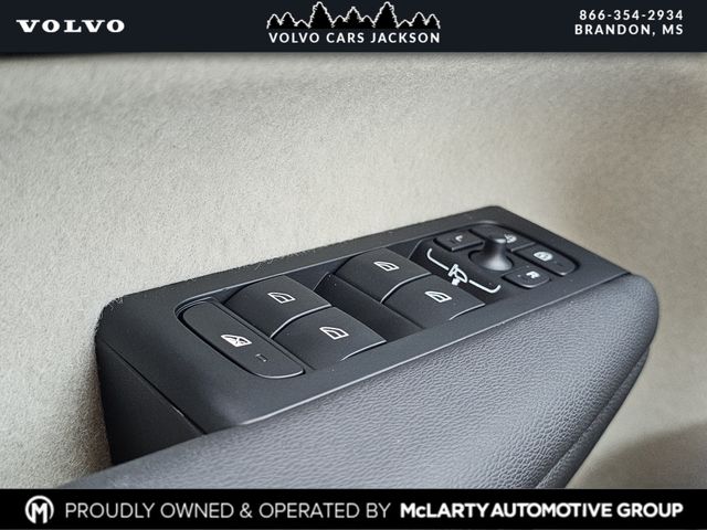 2026 Volvo XC40 Plus - Photo 16