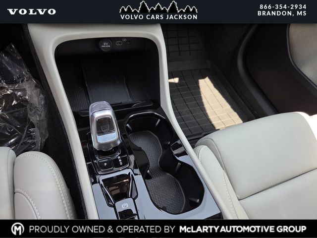 2026 Volvo XC40 Plus - Photo 12