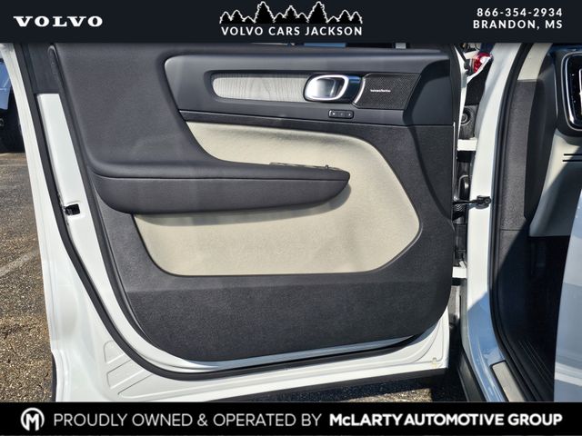 2026 Volvo XC40 Ultra - Photo 15