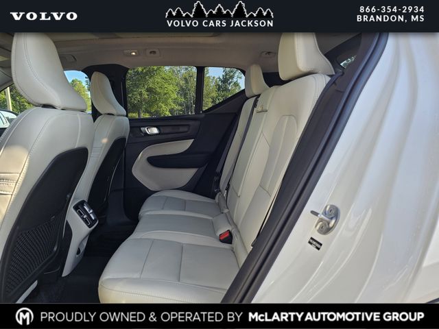 2026 Volvo XC40 Ultra - Photo 17