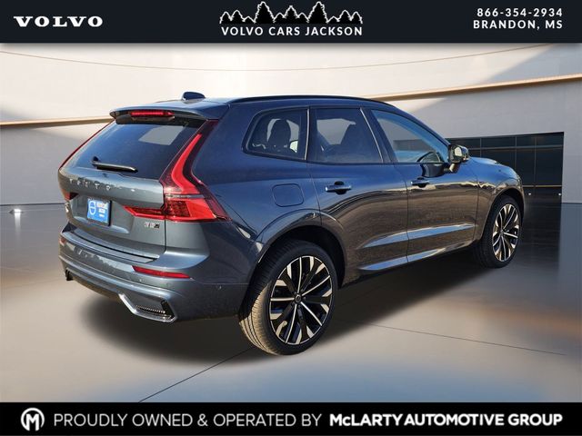 2026 Volvo XC60 B5 photo 4
