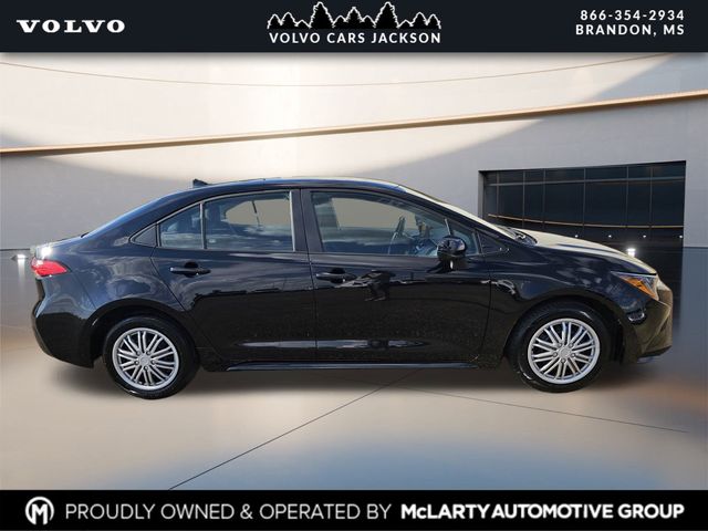 2024 Toyota Corolla LE photo 3