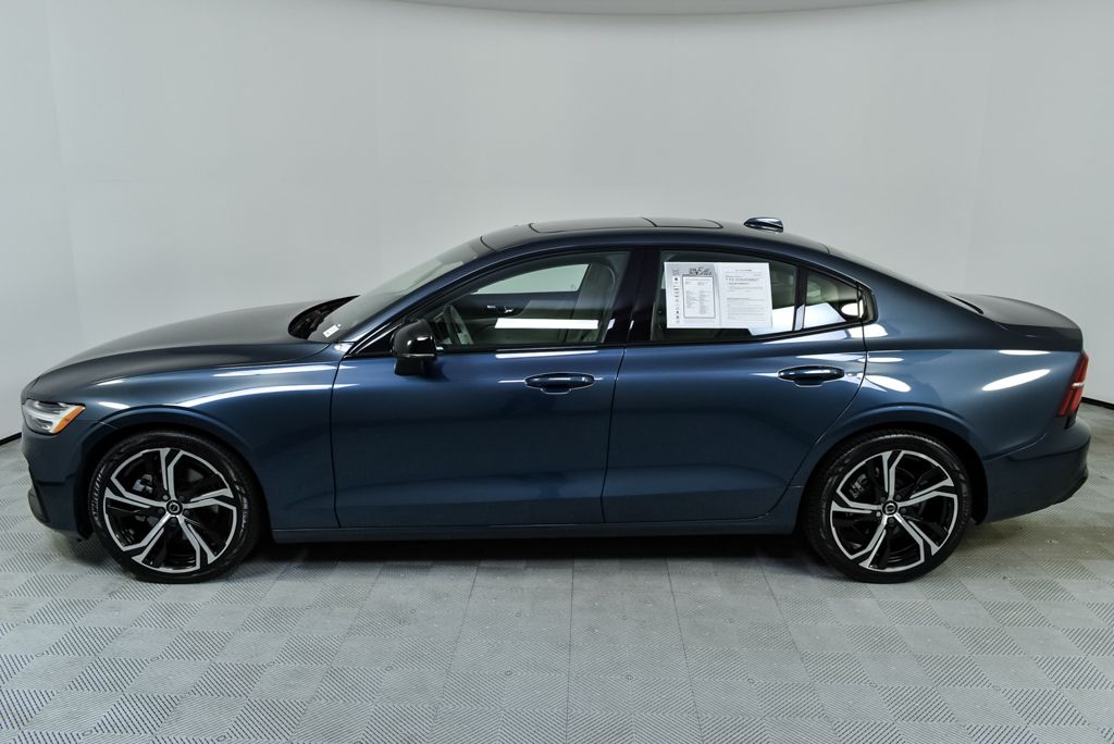 2023 Volvo S60 B5 Core photo 2