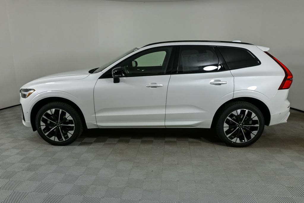 2026 Volvo XC60 B5 Plus photo 2