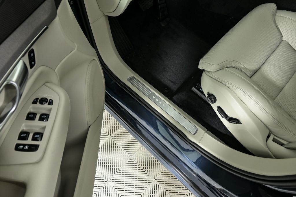 2026 Volvo XC90 Ultra - Photo 8