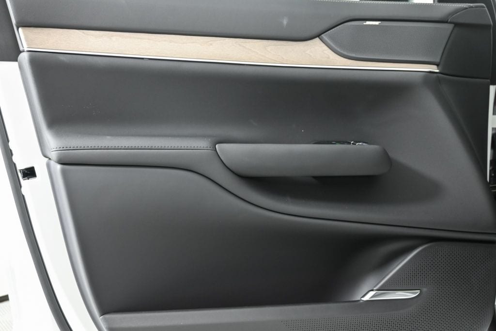 2025 Volvo EX90 Plus - Photo 6