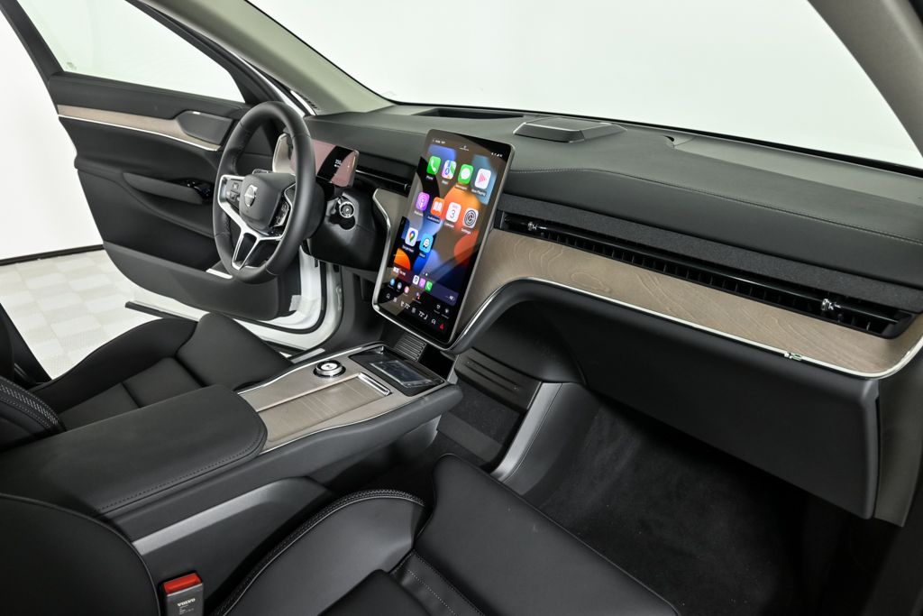 2025 Volvo EX90 Plus - Photo 24