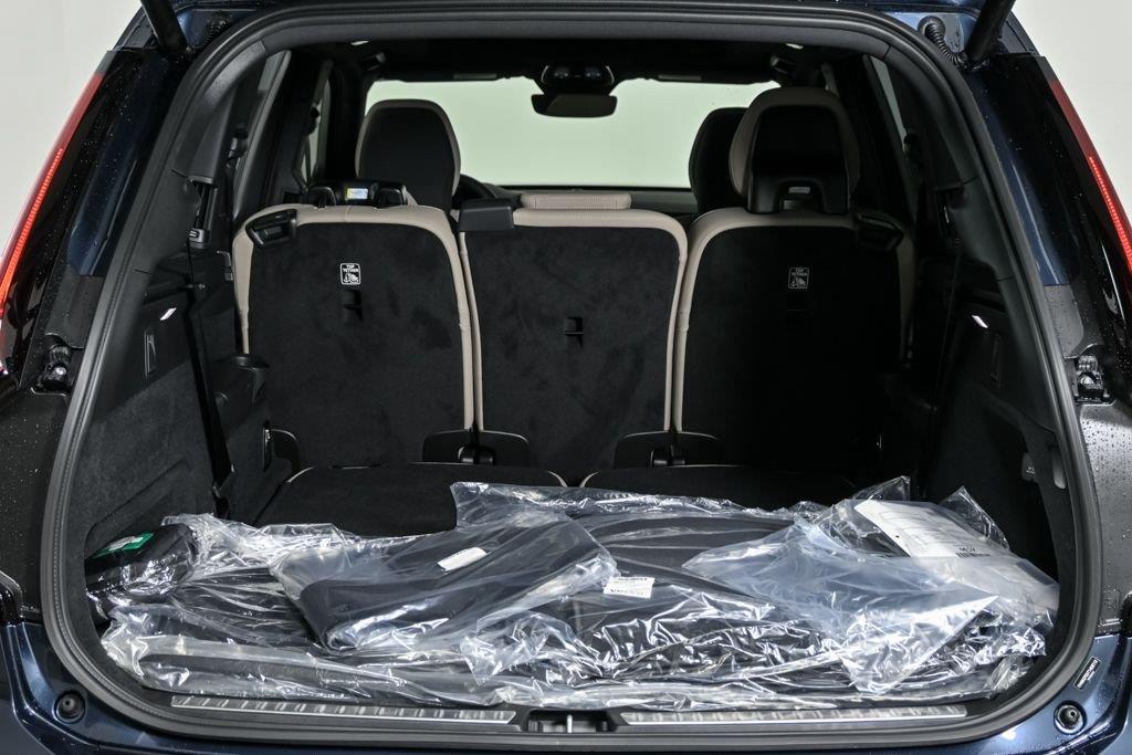 2026 Volvo XC90 Plus - Photo 33