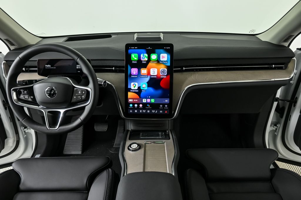 2025 Volvo EX90 Plus - Photo 18
