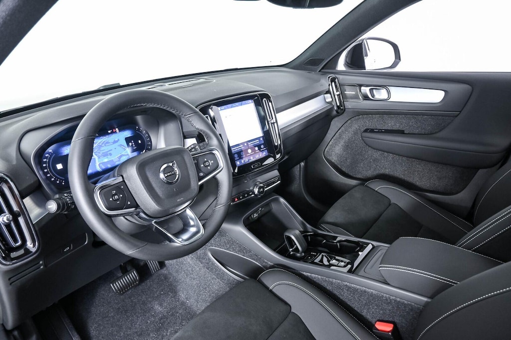 New 2026 Volvo XC40 B5 Ultra Black Edition SUV