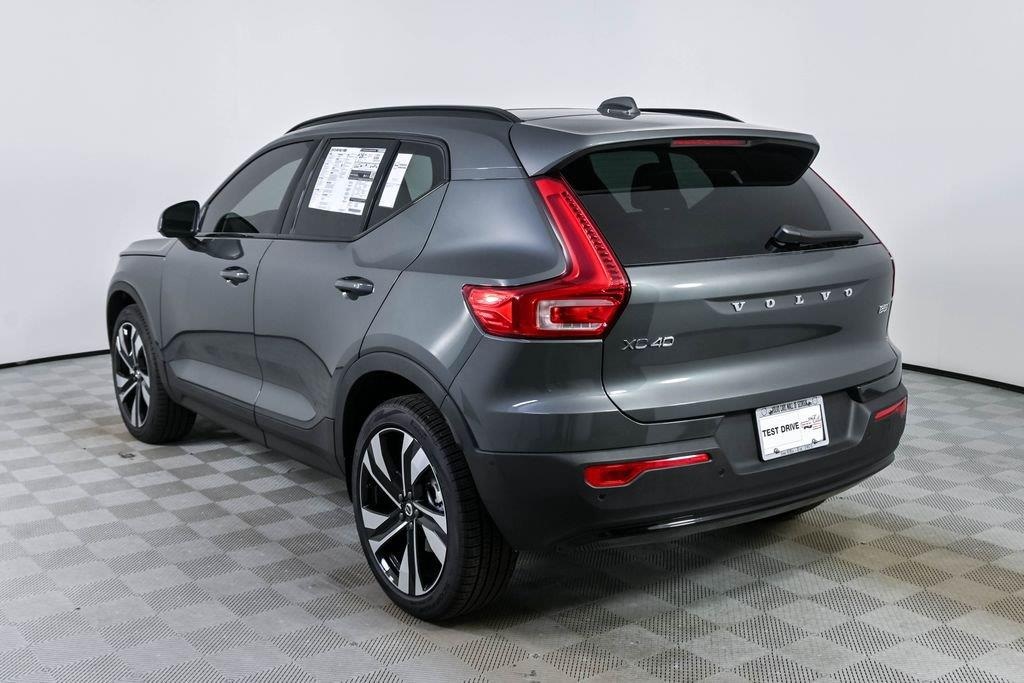 New 2026 Volvo XC40 B5 Plus SUV