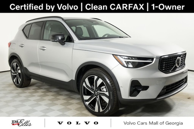 2025 Volvo XC40 B5 Plus Dark Theme SUV