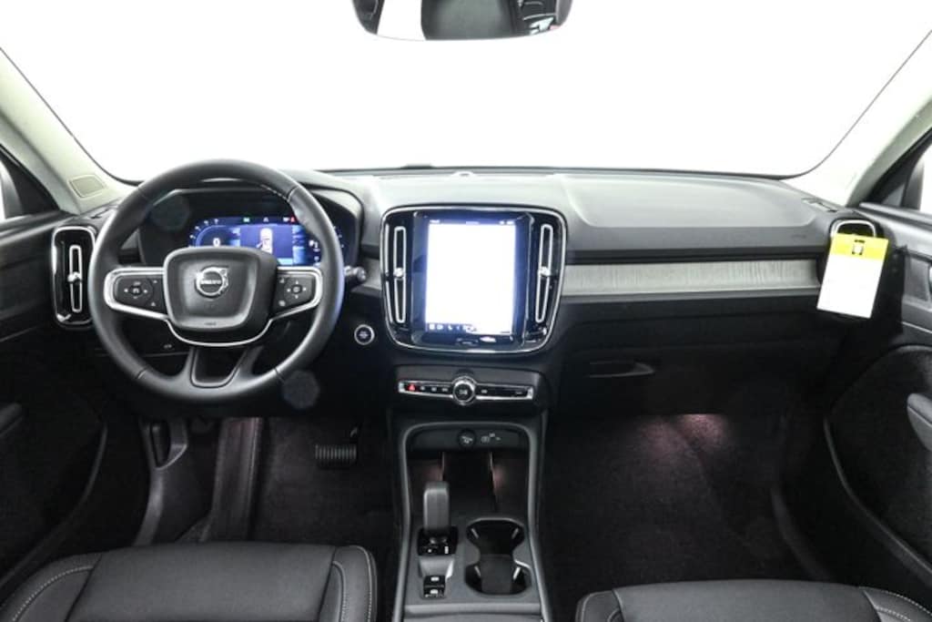 Used 2025 Volvo XC40 B5 Core Bright Theme SUV