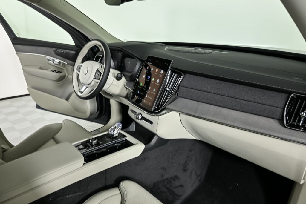 2026 Volvo XC90 Ultra - Photo 25