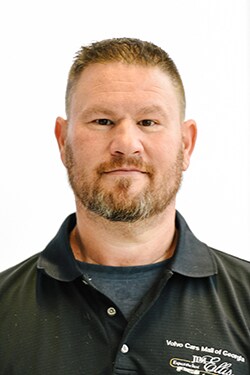 Staff member Aaron Katz from ID_07b771cd568e