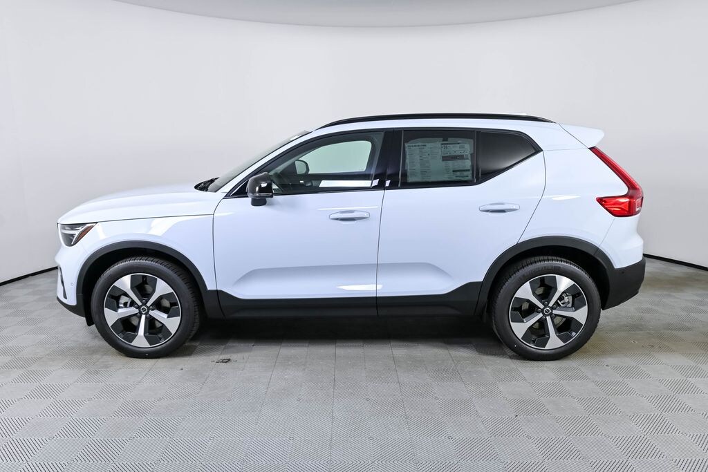 New 2026 Volvo XC40 B5 Plus SUV