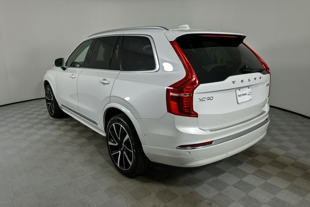 2024 Volvo XC90 B5 Plus photo 3