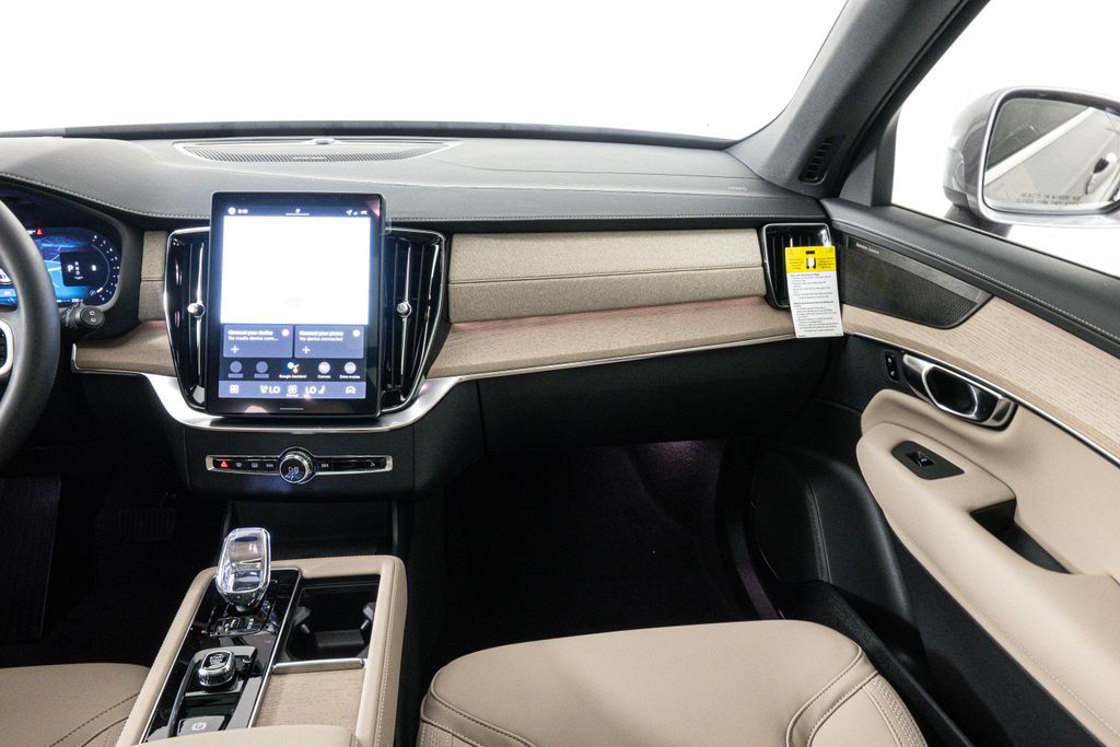 2026 Volvo XC90 Plus - Photo 6