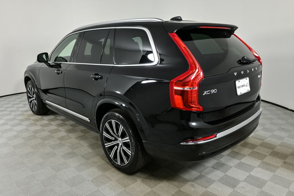 2025 Volvo XC90 Plus photo 3
