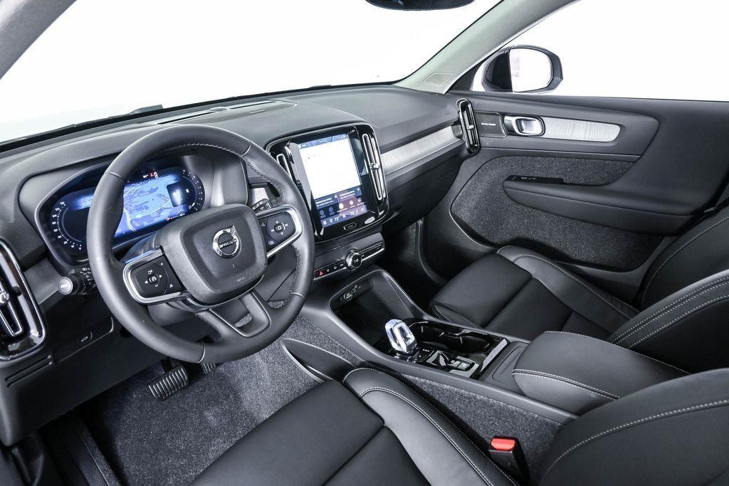 New 2026 Volvo XC40 B5 Ultra SUV