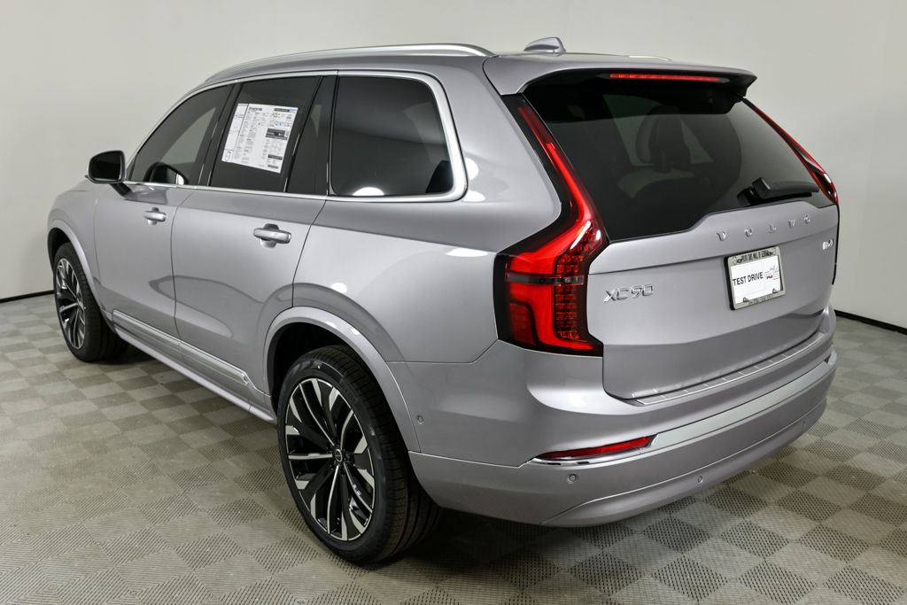 2026 Volvo XC90 Plus photo 3