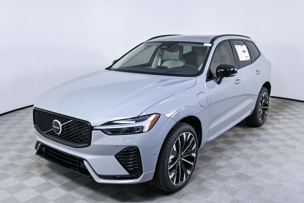2026 Volvo XC60 T8 Ultra Dark AWD's photo