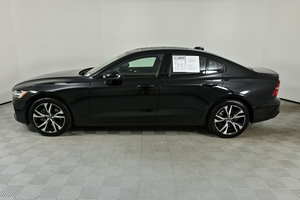 2025 Volvo S60 B5 Plus photo 2