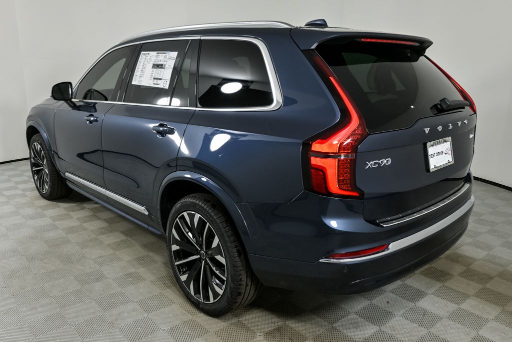 2026 Volvo XC90 Plus photo 3