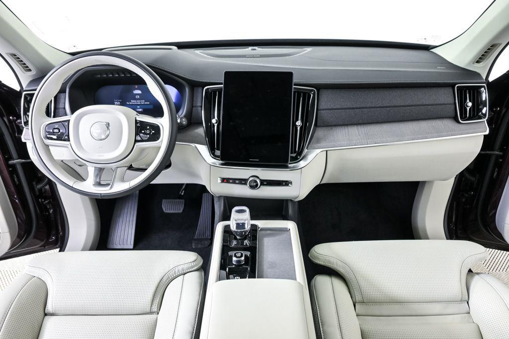 2026 Volvo XC90 Ultra - Photo 17