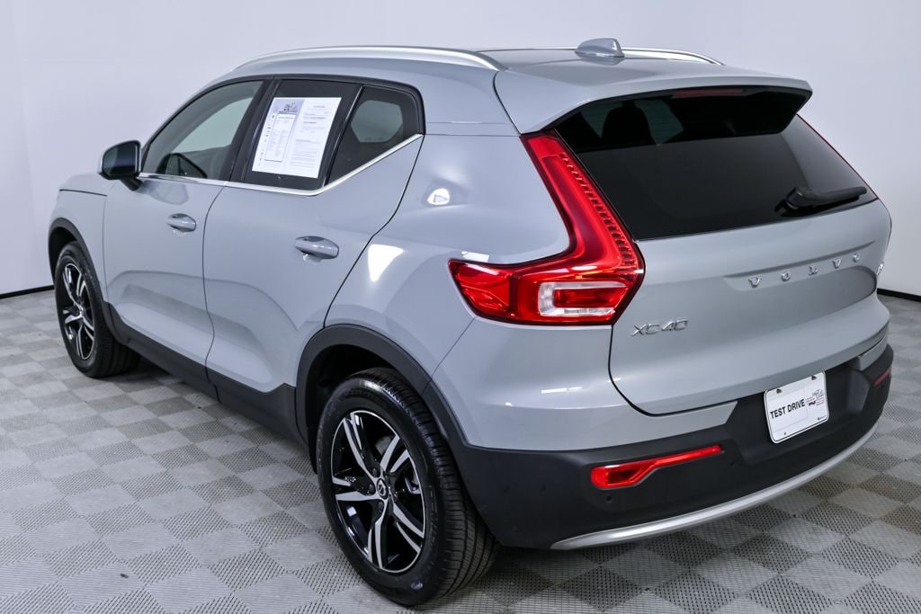 Certified 2025 Volvo XC40 B5 Core Bright Theme SUV